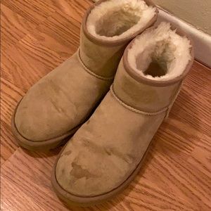 Woman’s Mini Uggs